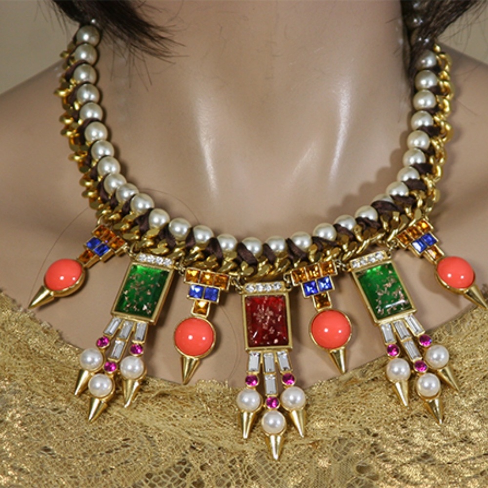 Designer pearl and gold statement necklace - Picture 2 of 4